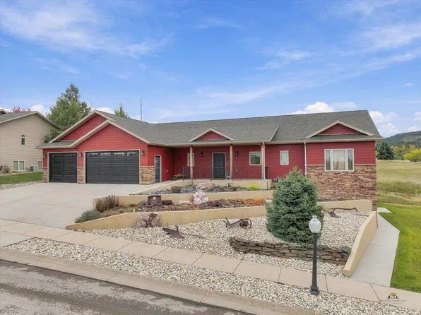 1817 Country Oaks Ln, Spearfish, SD 57783