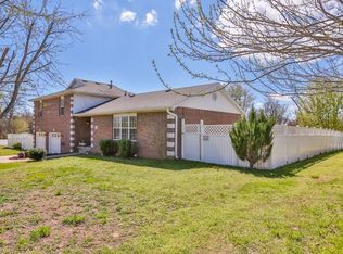 320 Beca Ln, Prairie Grove, AR 72753