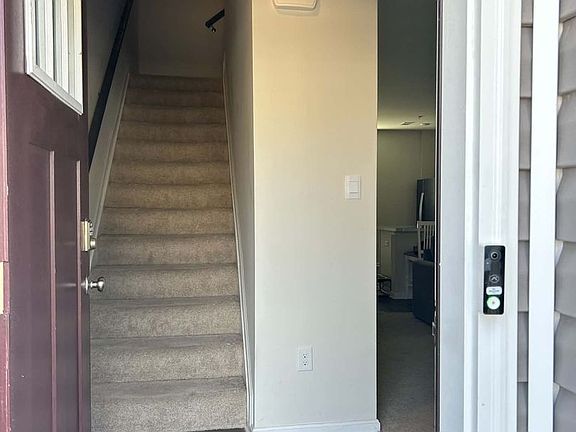 3rd image of 851 Derwent Ln