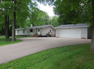 E2132 Nelson Rd, Waupaca, WI 54981
