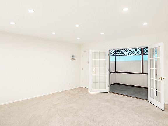 2nd image of 1023 Hancock Ave APT 212