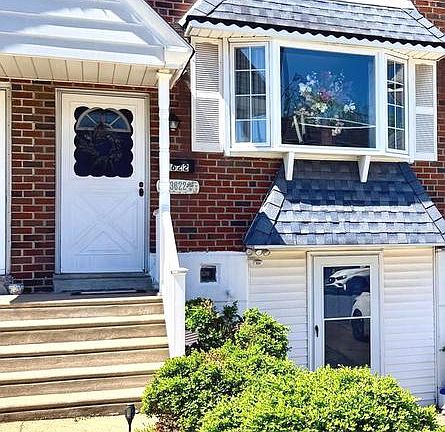 4th image of 3622 Genesee Dr