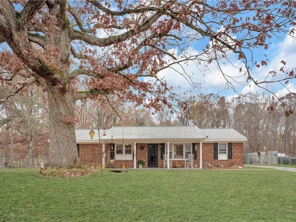 112 Elaine St, Trinity, NC 27370