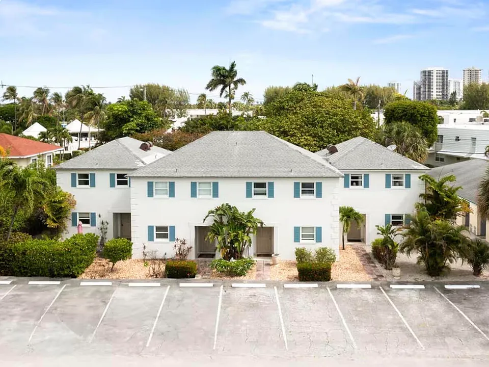 1216 Surf Rd