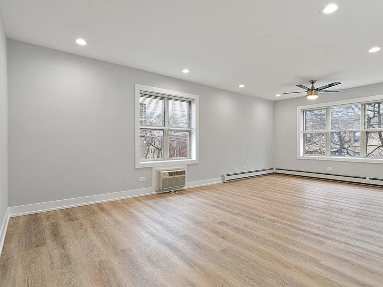 1303 W Estes Ave #3E — Photo 3