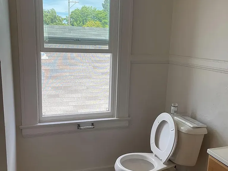 421 E Rose St #421 — Photo 4
