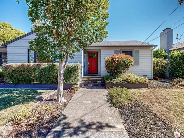 220 Alderbrook Dr, Santa Rosa, CA 95405