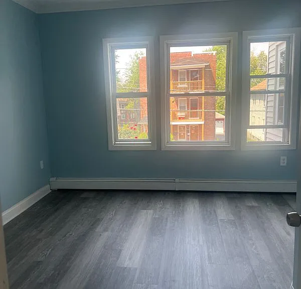 284 Hillside Ave — Photo 3
