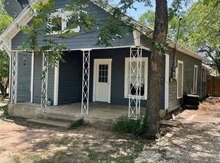 210 E 3rd St, Coleman, TX 76834