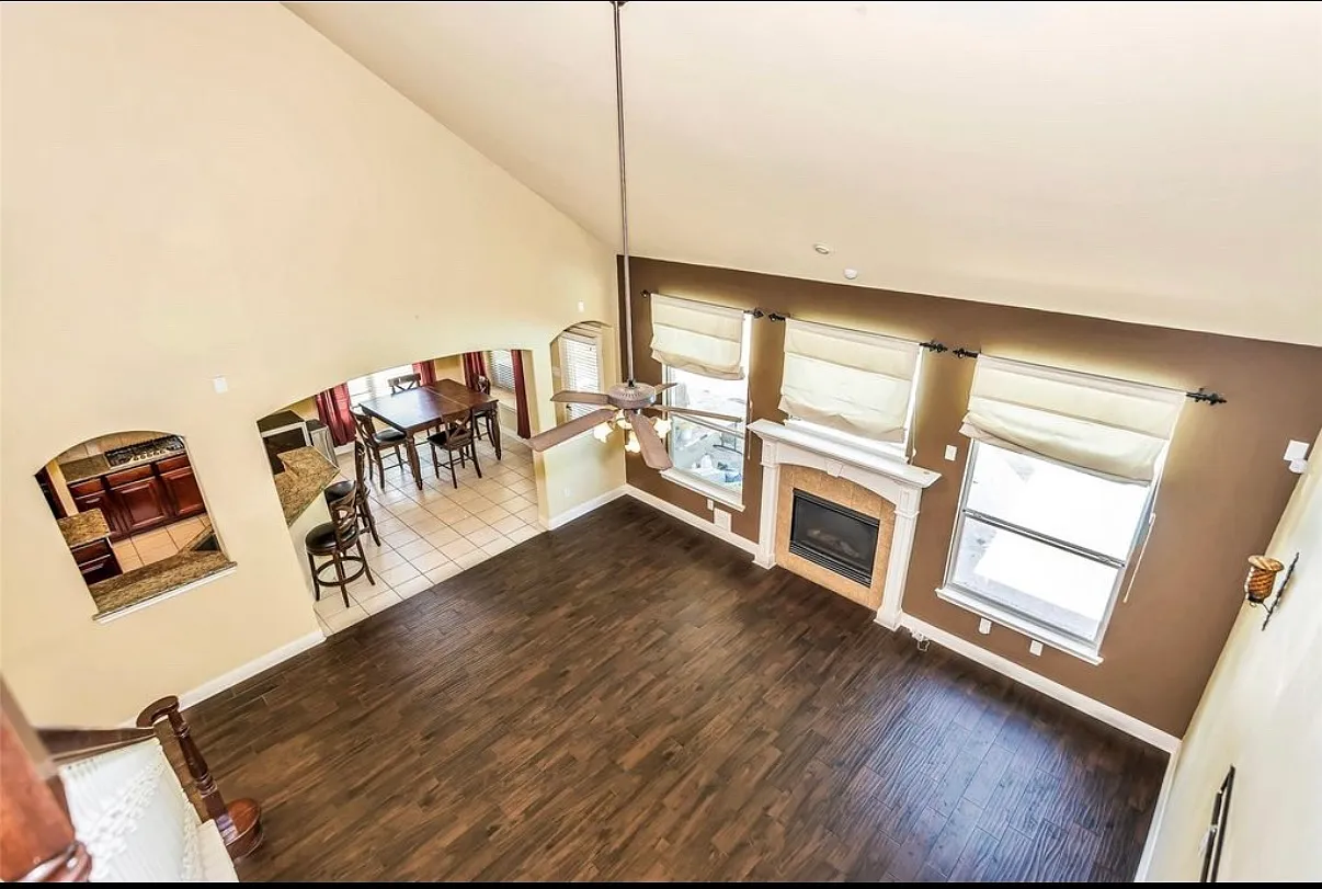 4 bed, 2974 sqft, $3,650 — Photo 3