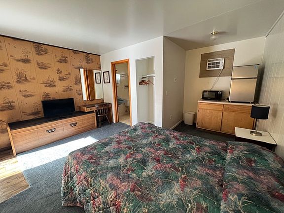 3rd image of 1901 2nd Ave #11