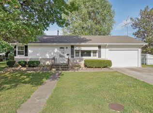 1014 S Walnut St, Mount Vernon, MO 65712