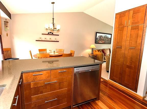 5th image of 1233 Frisbie Ave