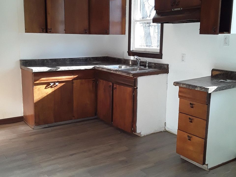 1st image of 2818 SE Michigan Ave