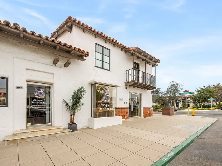 Paseo Delicias Commercial — Photo 23