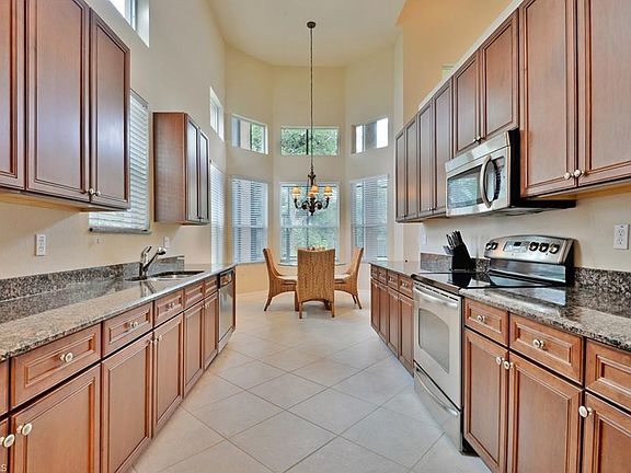 4th image of 10056 Mimosa Silk Dr