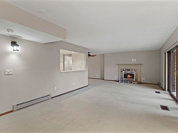 4th image of 325 S Yellowstone Dr APT 223