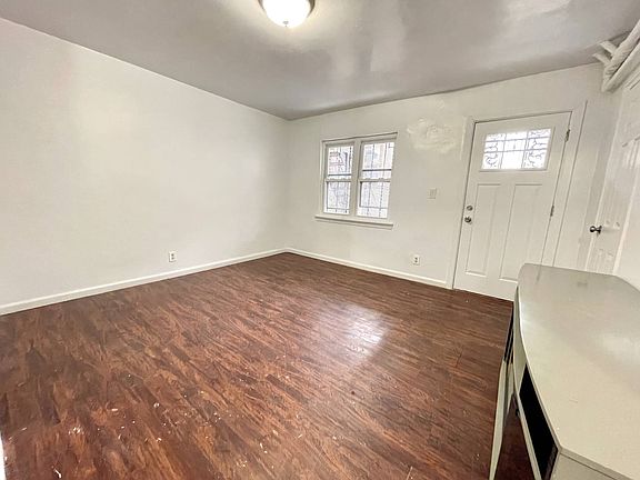 5th image of 1044 E 233rd St Floor 1