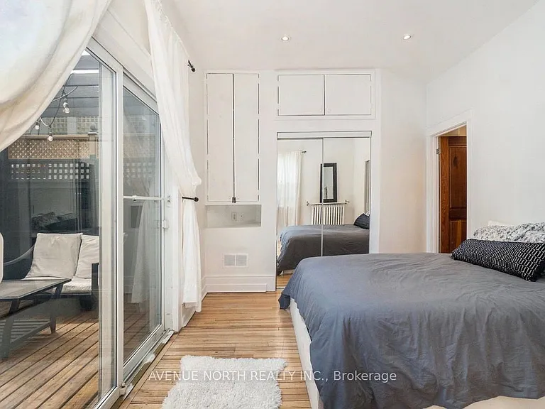 208 Clarence St #1 — Photo 5