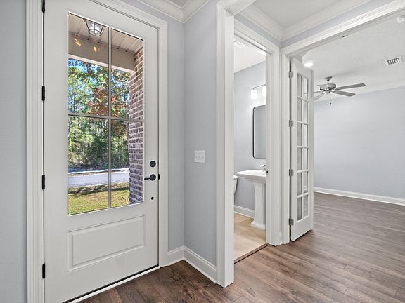 4th image of 106 Laurel Oaks Dr