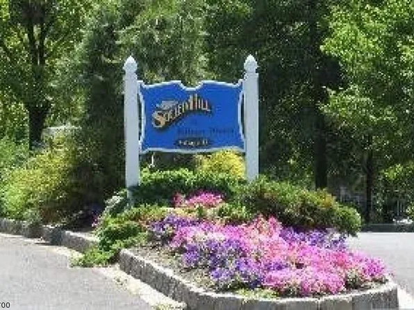 778 Sassafras Ct, Mahwah, NJ 07430