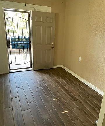 3rd image of 9015 Forshey St