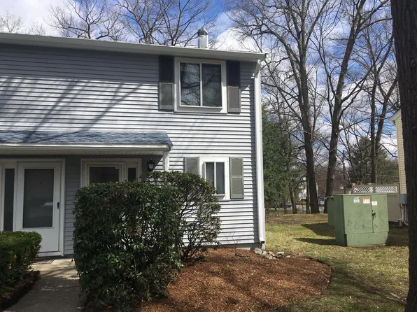 36 Village Hill Ln, Natick, MA 01760