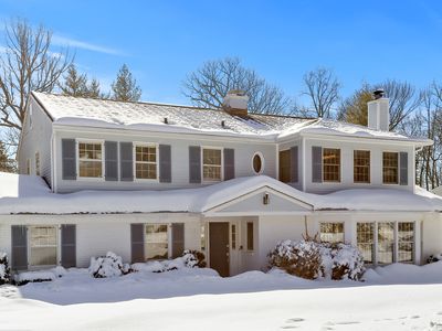 28 Country Club Dr, Larchmont, NY, 10538