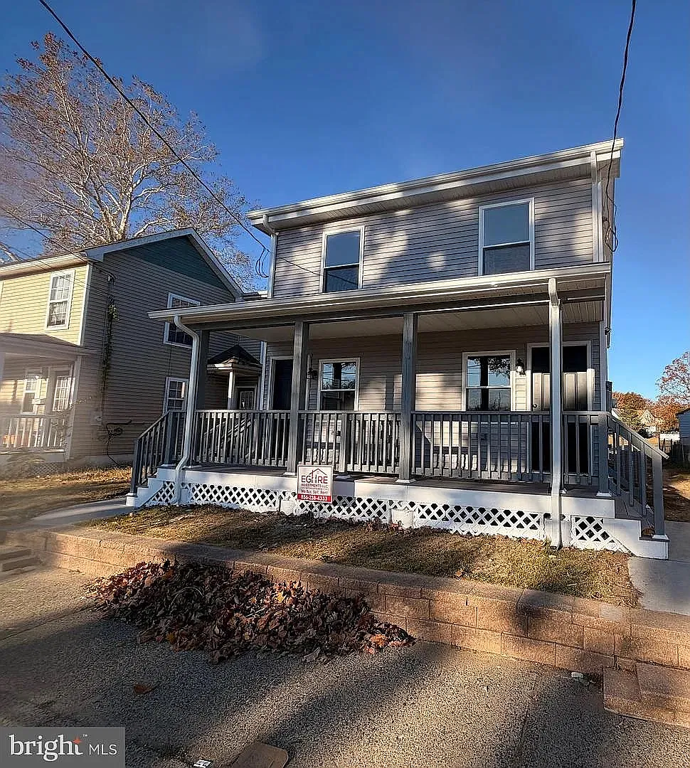 3 bed, 1250 sqft, $2,400 — Photo 1
