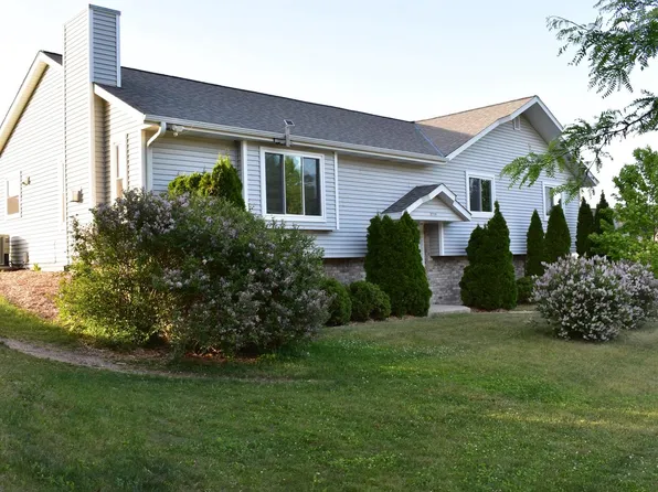 1524 E Monroe AVENUE, Hartford, WI 53027