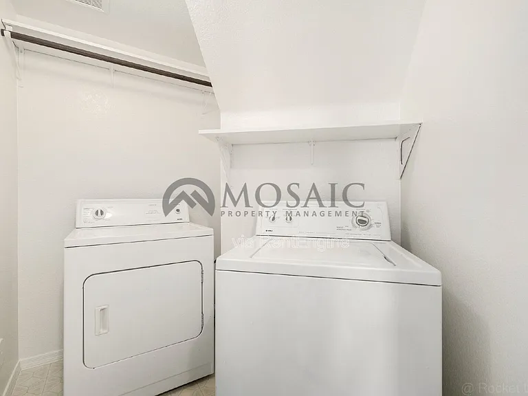 280 S Elizabeth Way #27 — Photo 24