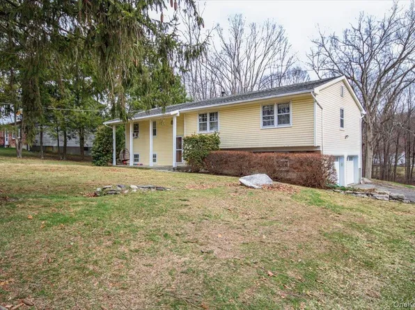 322 Lakeview Street, Mahopac, NY 10541