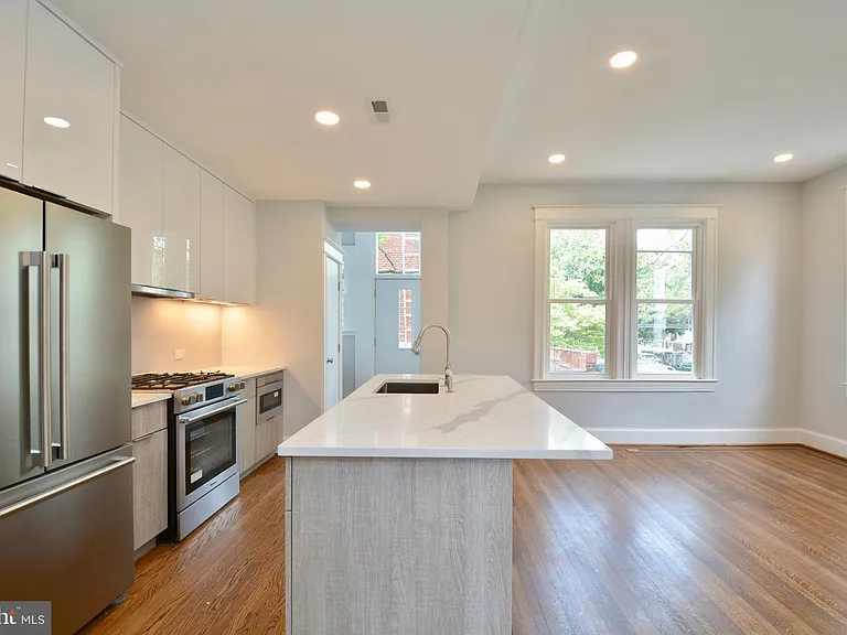 1724 2nd St NW — Photo 11