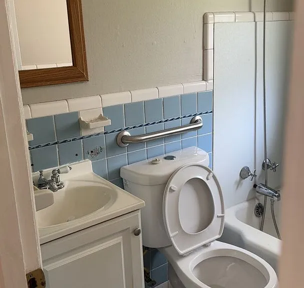 1906 Bainbridge Dr — Photo 13