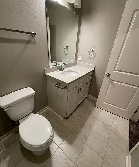555 E Railroad Ave #A — Photo 1