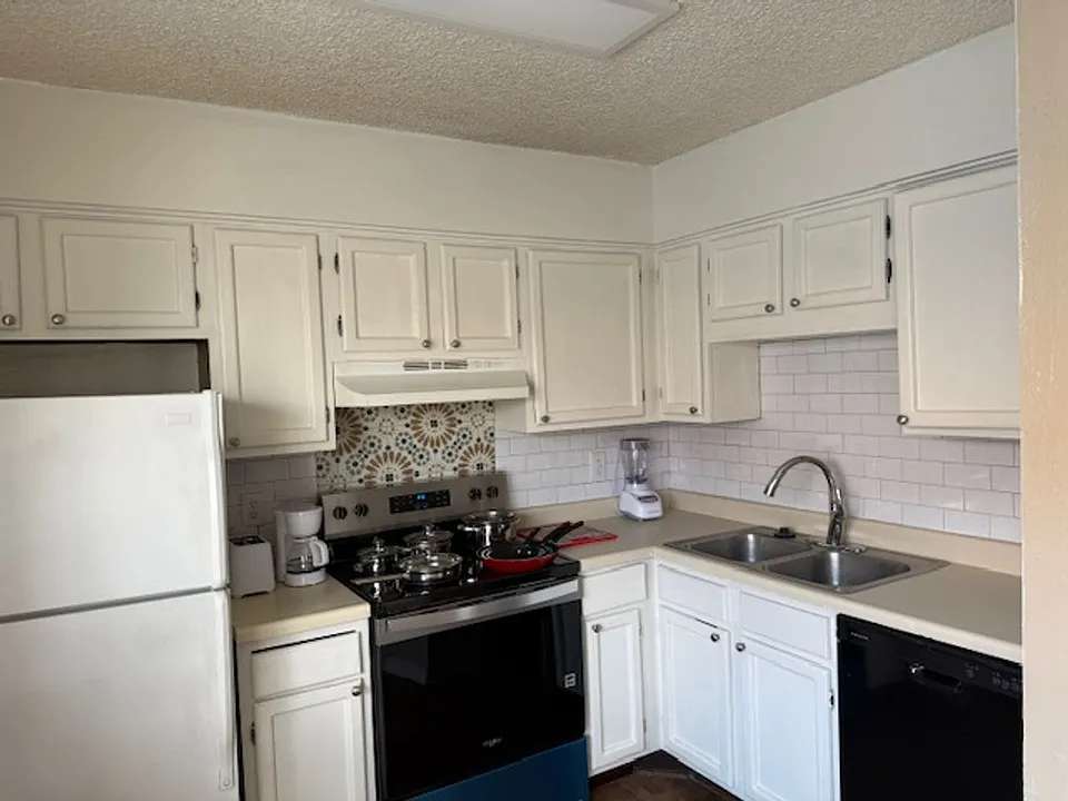 10533 Starcrest Dr #33