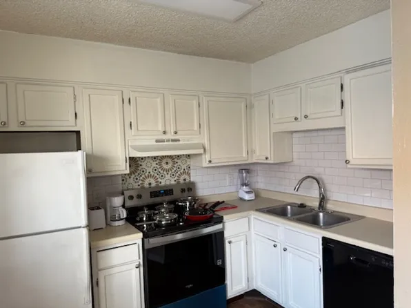 10533 Starcrest Dr #33, San Antonio, TX 78217