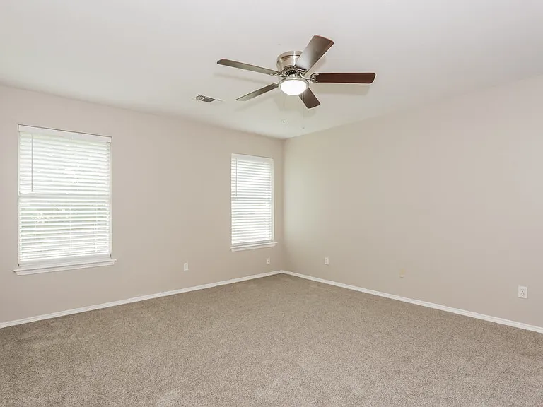 736 W Colony Dr — Photo 9
