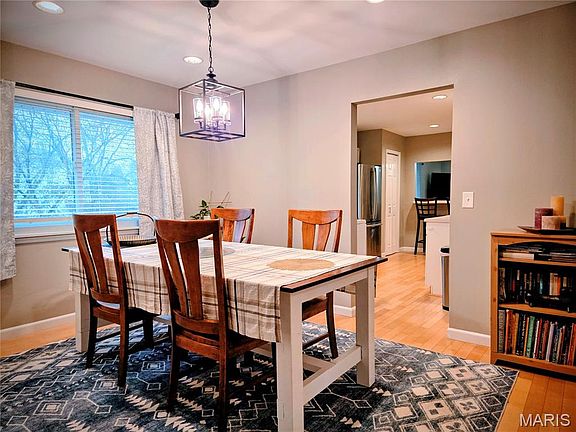 4th image of 3967 Summerview Dr