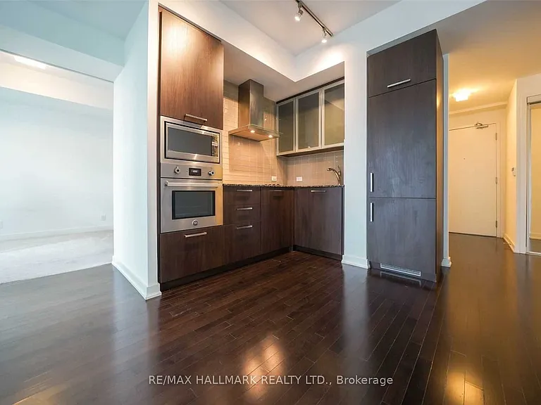 14 York St #2810 — Photo 3