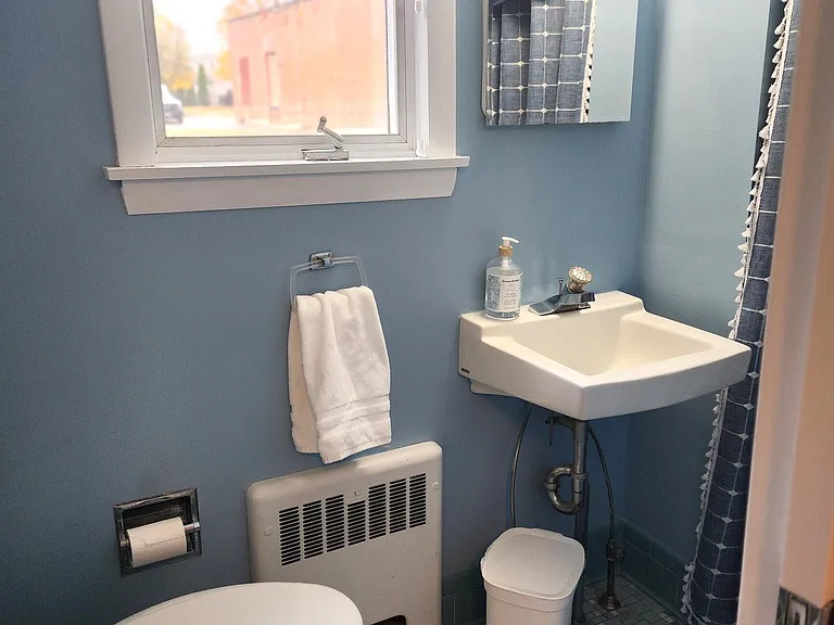 7 E Pattagansett Rd — Photo 15