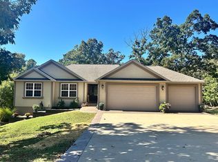 425 Ridge Rd, Lake Ozark, MO 65049