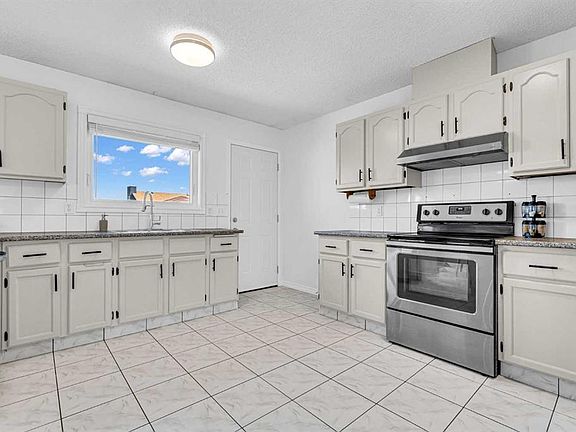 5th image of 6716 S 37th Ave NE