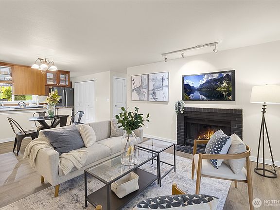 5th image of 14124 NE 181st Place #H105