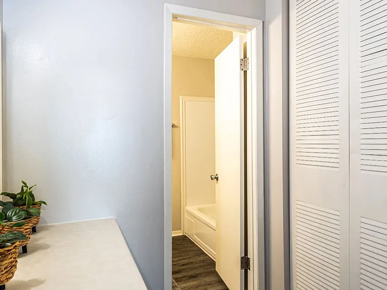 The Parks Apartments off Main — Photo 10