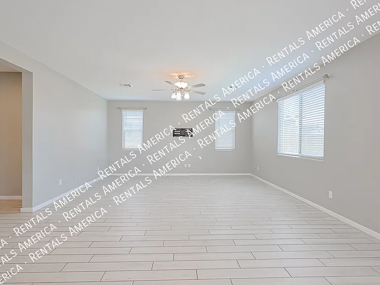 15713 W Woodlands Ave — Photo 11