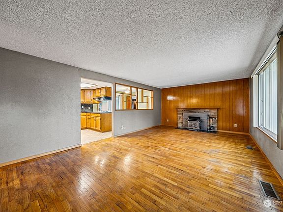 2nd image of 19828 35th Avenue S