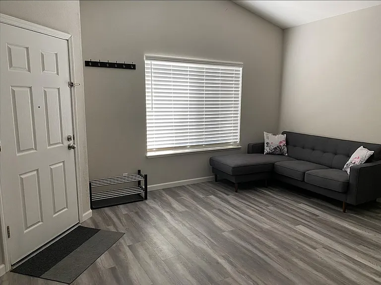 1143 Greene Ter — Photo 16