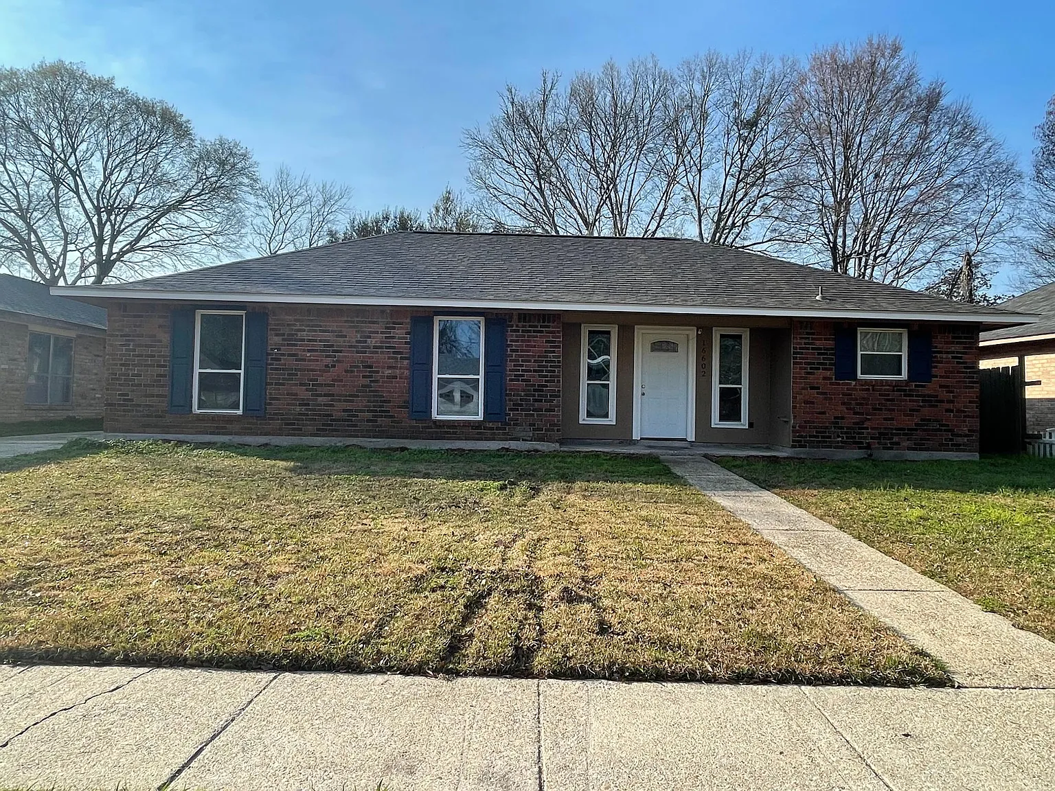 3 bed, 1400 sqft, $1,800 — Photo 2