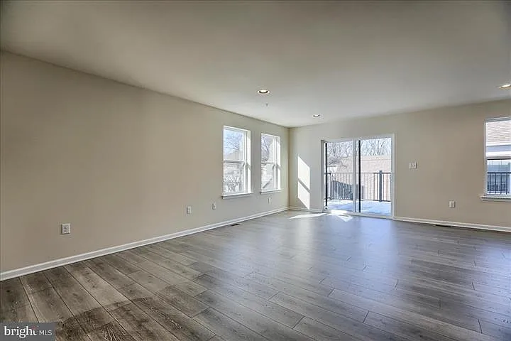 117 High Pointe Dr — Photo 3